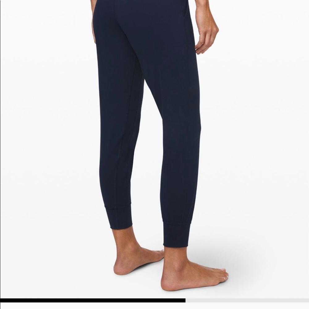 Align Jogger 28” True Navy NWT - Picture 2 of 8